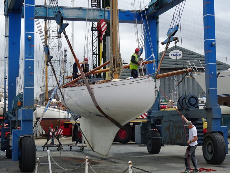 Kismet on her way to the Cannes, Régates Royales and Voiles de Saint-Tropez regattas