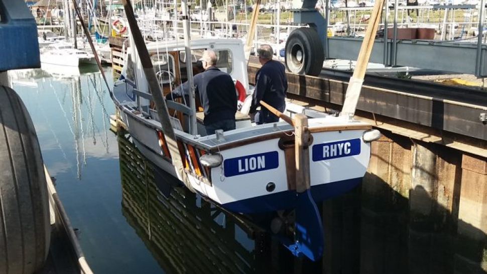 Royal Harwich Yacht Club volunteers made welcome at Fox’s