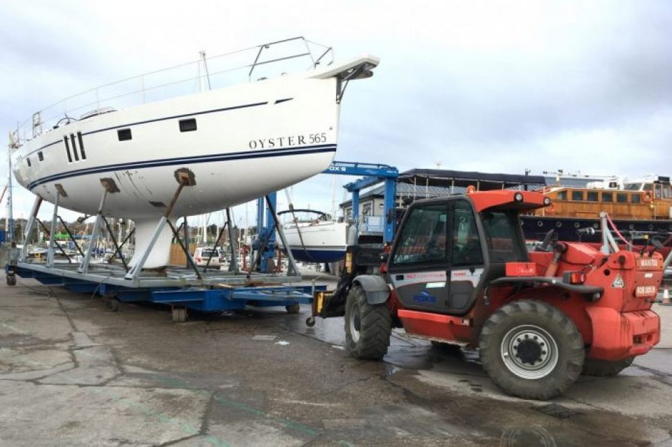 Oyster 565 arrives at Fox’s from boot Düsseldorf
