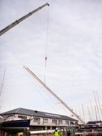 Oyster 885 mast step