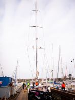 Oyster 885 mast step