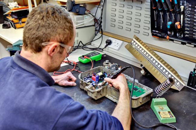 Fox's Marina electronic team