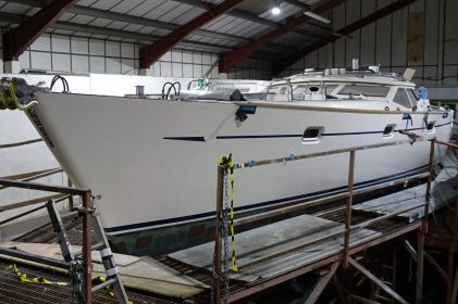 Hurricane damaged Oyster 56 returns to Fox’s for repair