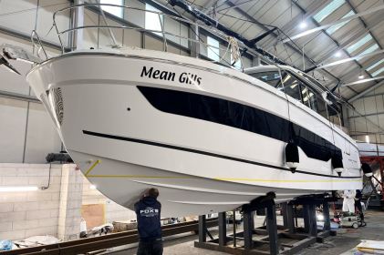 Jeanneau Merry Fisher being prepped for Coppercoat